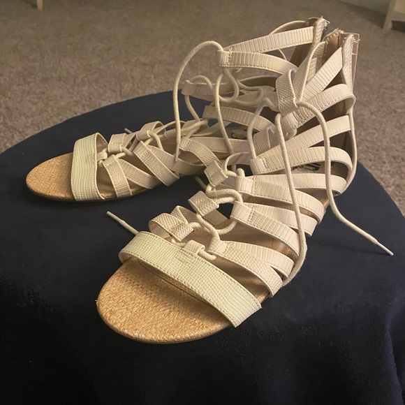 Gladiator sandal, size 9 - Picture 2 of 5